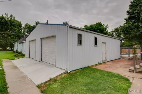 Other - 701 E Chestnut St, Gillespie, IL 62033 photo 16 of 20
