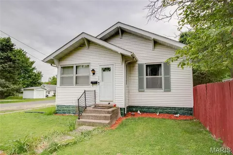 Other - 701 E Chestnut St, Gillespie, IL 62033 photo 5 of 20