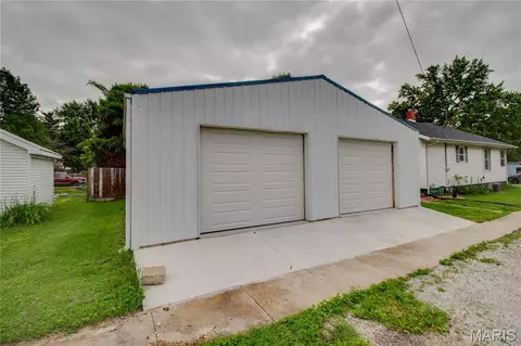Other - 701 E Chestnut St, Gillespie, IL 62033 photo 17 of 20