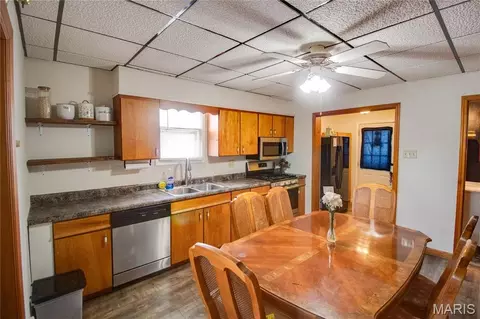 Kitchen - 701 E Chestnut St, Gillespie, IL 62033 photo 2 of 2