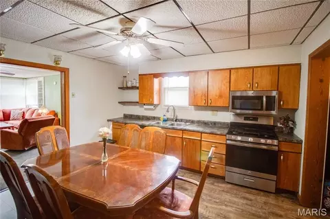 Kitchen - 701 E Chestnut St, Gillespie, IL 62033 photo 1 of 2