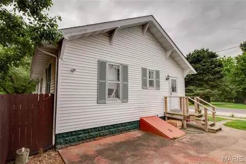 Other - 701 E Chestnut St, Gillespie, IL 62033 photo 15 of 20