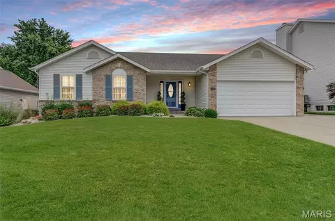 1019 Treeshade Dr, Saint Peters, MO 63376