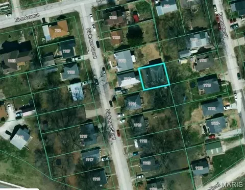 1112 12 Hickam, Boonville, MO 65233