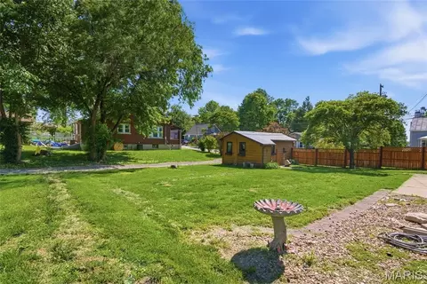 Exterior - 208 N Library St, Waterloo, IL 62298 photo 8 of 17