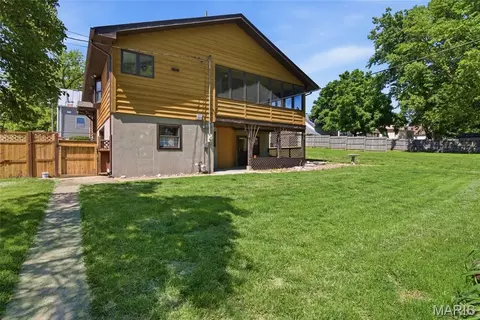 Exterior - 208 N Library St, Waterloo, IL 62298 photo 13 of 17