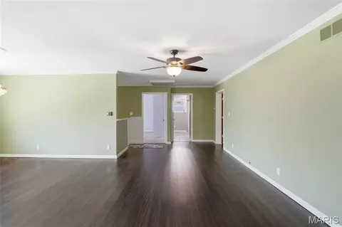 Living - 208 N Library St, Waterloo, IL 62298 photo 3 of 9
