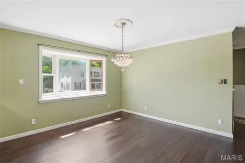 Living - 208 N Library St, Waterloo, IL 62298 photo 4 of 9