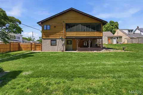 Exterior - 208 N Library St, Waterloo, IL 62298 photo 6 of 17