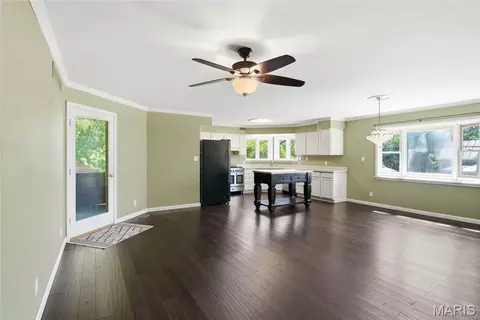 Living - 208 N Library St, Waterloo, IL 62298 photo 1 of 9