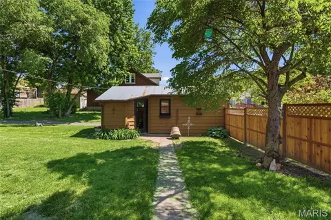 Exterior - 208 N Library St, Waterloo, IL 62298 photo 12 of 17