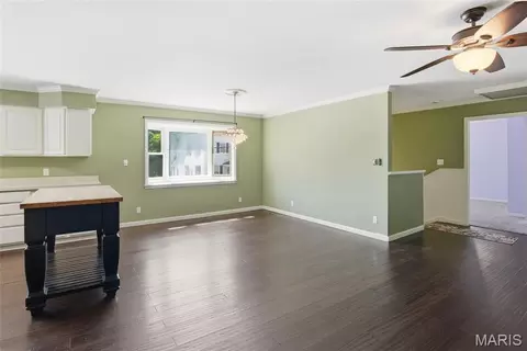 Living - 208 N Library St, Waterloo, IL 62298 photo 2 of 9