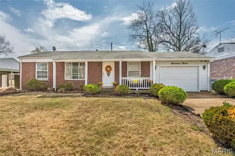 1712 Atmore Dr, Saint Louis, MO 63136