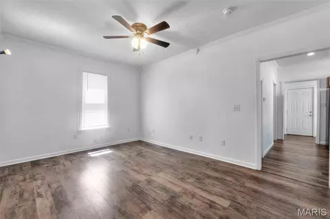 Living - 401 N 3rd St, Chaffee, MO 63740 photo 1 of 1