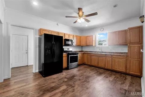 Kitchen - 401 N 3rd St, Chaffee, MO 63740 photo 1 of 3