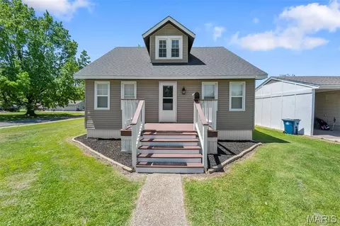 401 N 3rd St, Chaffee, MO 63740