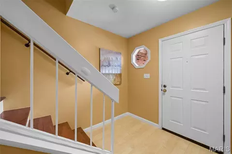 Entry Way - 1004 Pocono Trl, Ballwin, MO 63021 photo 3 of 7