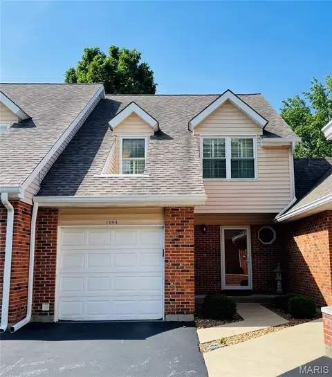 1004 Pocono Trl, Ballwin, MO 63021