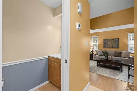 Entry Way - 1004 Pocono Trl, Ballwin, MO 63021 photo 2 of 7