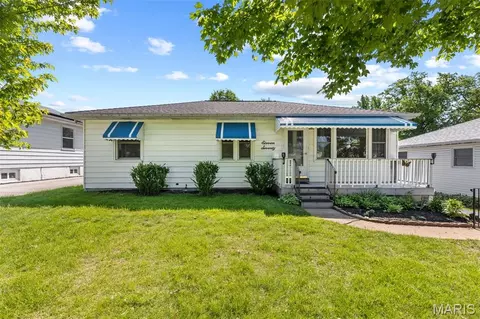 1170 Margaret Ln, Olivette, MO 63132