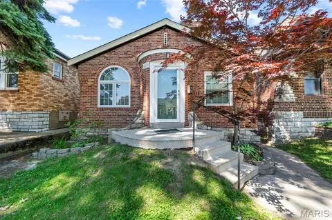 5709 Walsh St, Saint Louis, MO 63109