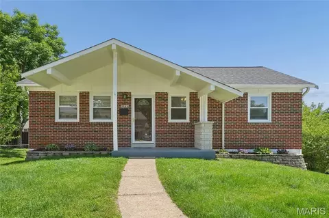 9668 Amona Ct, Affton, MO 63123