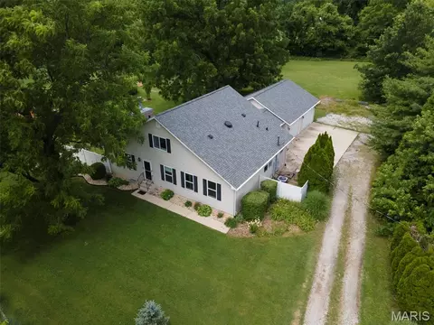 5906 Galli Ln, Collinsville, IL 62234