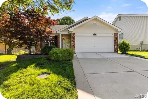 10140 Shapfield Ln, Affton, MO 63123