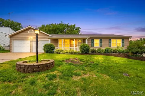 112 Clear Creek Dr, O'fallon, MO 63366