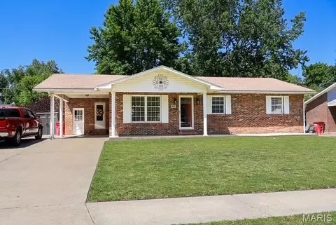 120 Terrace Dr, Sikeston, MO 63801