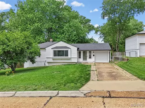9557 Cantwell Dr, Affton, MO 63123