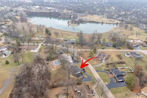 11584 New London Dr, Saint Louis, MO 63141