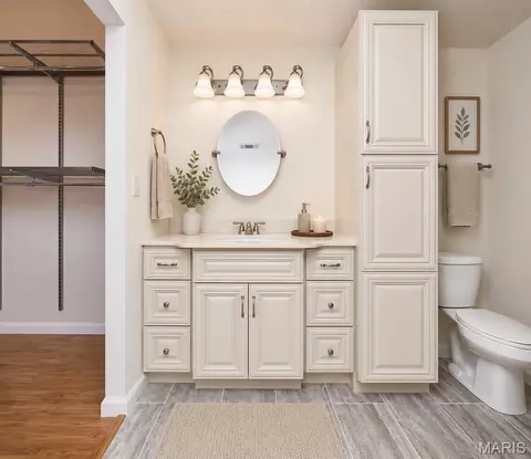 Bath - 70 Round Table Ct, Winfield, MO 63389 photo 2 of 5