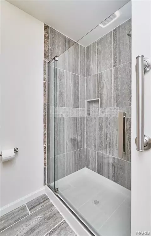 Bath - 70 Round Table Ct, Winfield, MO 63389 photo 3 of 5