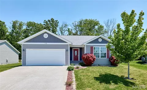 70 Round Table Ct, Winfield, MO 63389