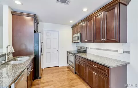 Kitchen - 70 Round Table Ct, Winfield, MO 63389 photo 2 of 4