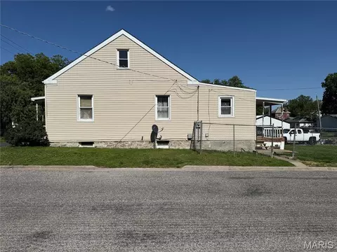 Other - 802 E Olive St, Red Bud, IL 62278 photo 1 of 3