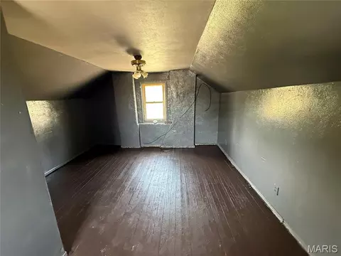 Bedroom - 802 E Olive St, Red Bud, IL 62278 photo 6 of 6