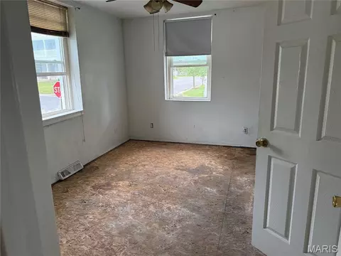 Bedroom - 802 E Olive St, Red Bud, IL 62278 photo 3 of 3