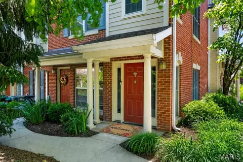 2662 S Mcknight Crossing Ct, Saint Louis, MO 63124