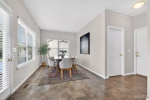 Dining - 1435 Soaring Eagle Dr, O'fallon, MO 63366 photo 3 of 4