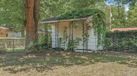 Exterior - 301 E Linden Cir, Kennett, MO 63857 photo 6 of 7