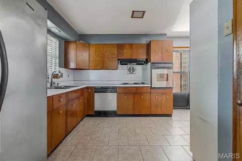 Kitchen - 301 E Linden Cir, Kennett, MO 63857 photo 1 of 2