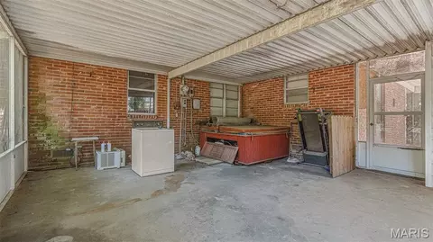 Exterior - 301 E Linden Cir, Kennett, MO 63857 photo 5 of 7