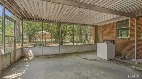 Exterior - 301 E Linden Cir, Kennett, MO 63857 photo 4 of 7