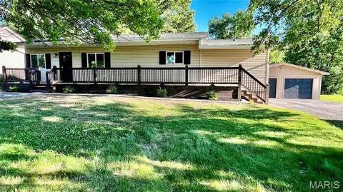 4625 Old Caseyville Rd, Belleville, IL 62223