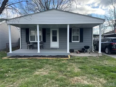 239 Nadine St, Cahokia, IL 62206