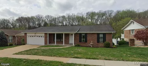 4768 Longspur Dr, Saint Louis, MO 63128