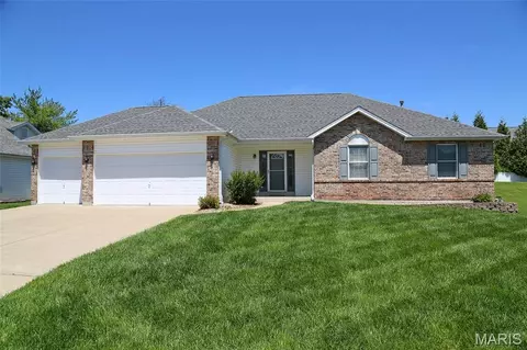 204 Jacobs Way, Saint Peters, MO 63376