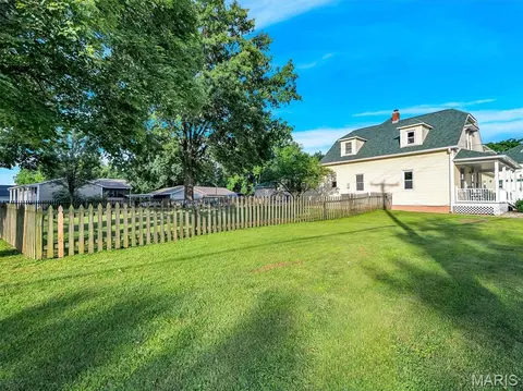 Exterior - 104 W North St, Eureka, MO 63025 photo 9 of 10